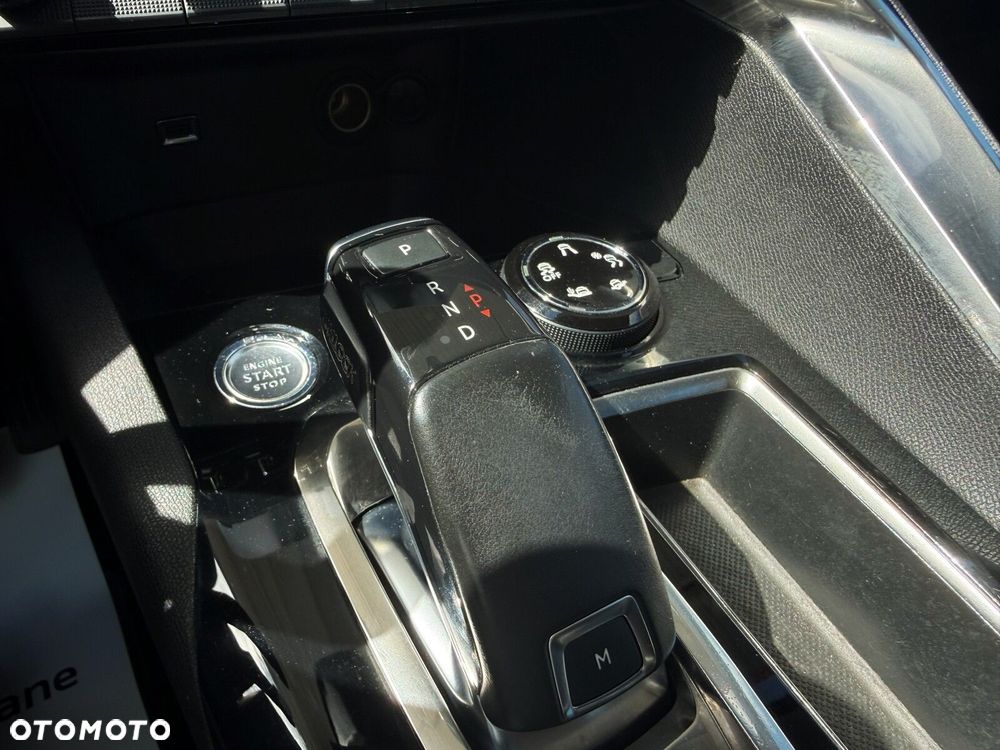 Peugeot 3008 1.6 PureTech GPF Allure S&S EAT8 - 25