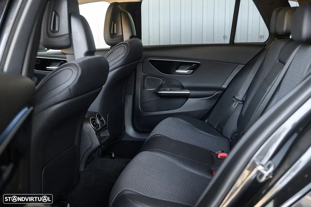 Mercedes-Benz C 300 e AMG Line - 38