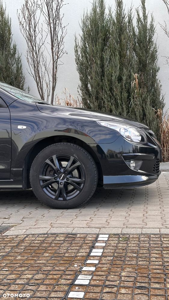 Hyundai i30 1.4 Comfort EU5 - 19