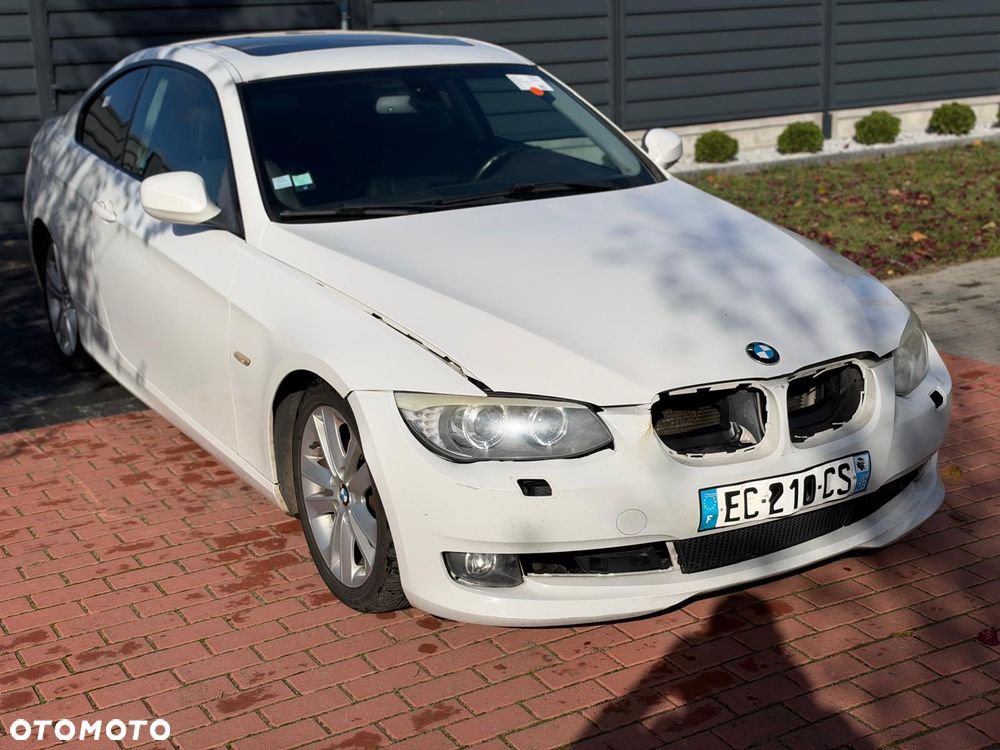BMW 3 Series 2010 photo 3