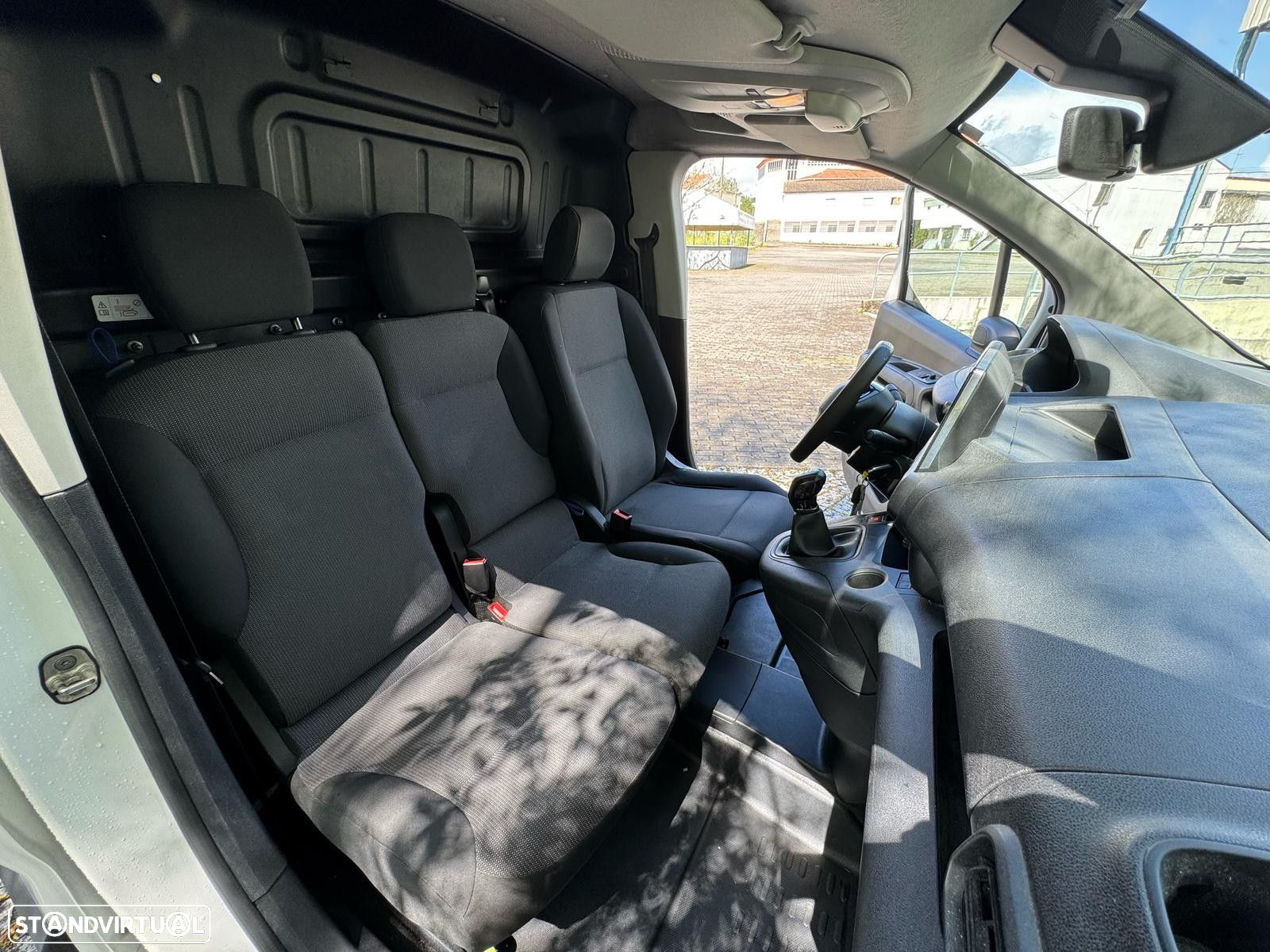 Peugeot Partner 1.5 BlueHDi Premium Longa - 29