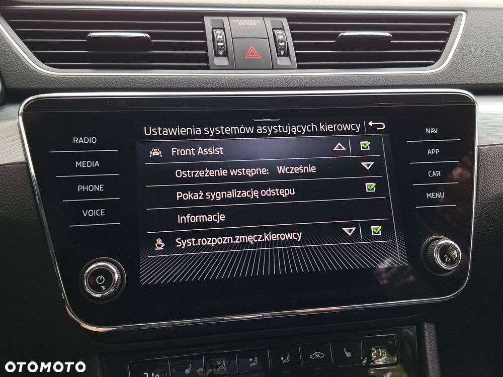 Skoda Superb 1.5 TSI Ambition DSG - 33