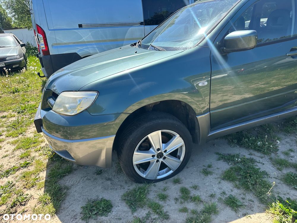 Mitsubishi Outlander 2.0 4WD Invite - 6