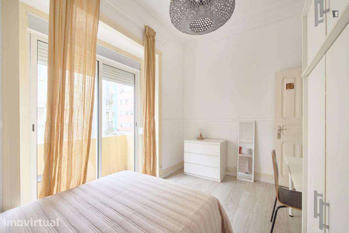 Quarto - localizado em Alameda Lisbon - Grande imagem: 5/18