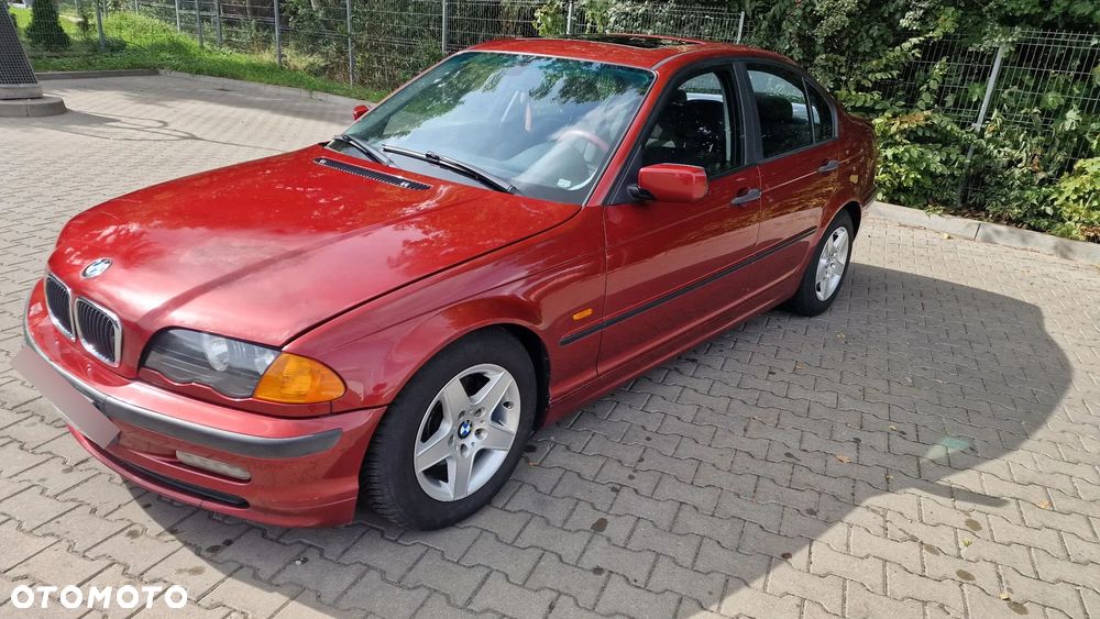 BMW Seria 3 318i - 5