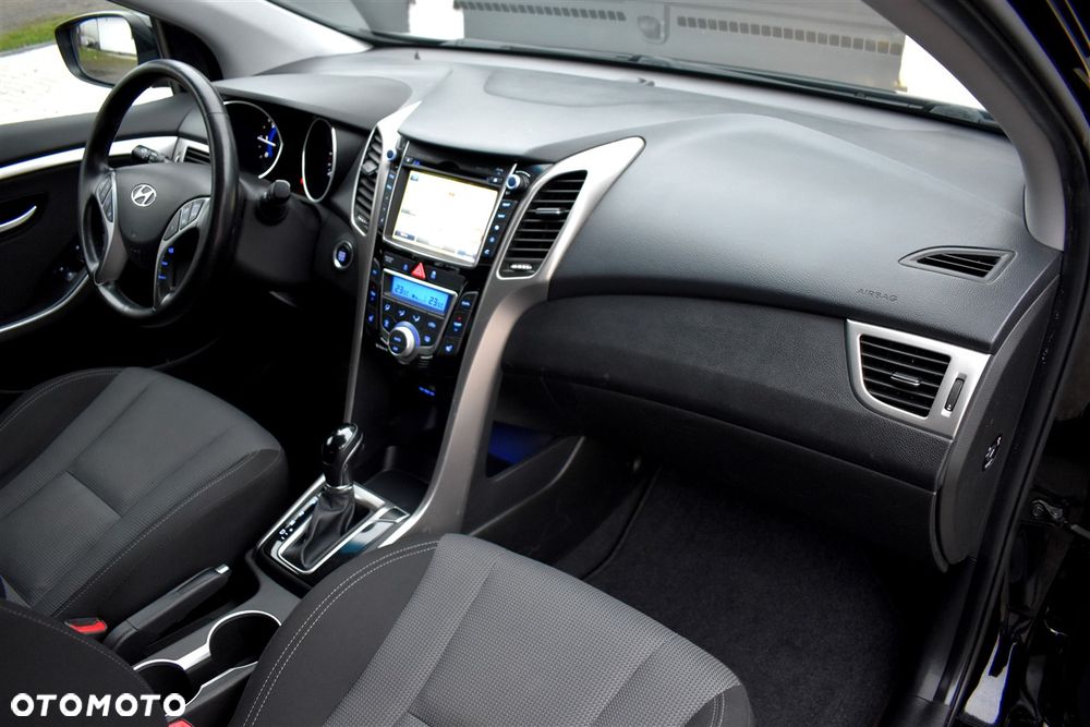 Hyundai i30 blue Kombi 1.6 CRDi DCT Trend - 23