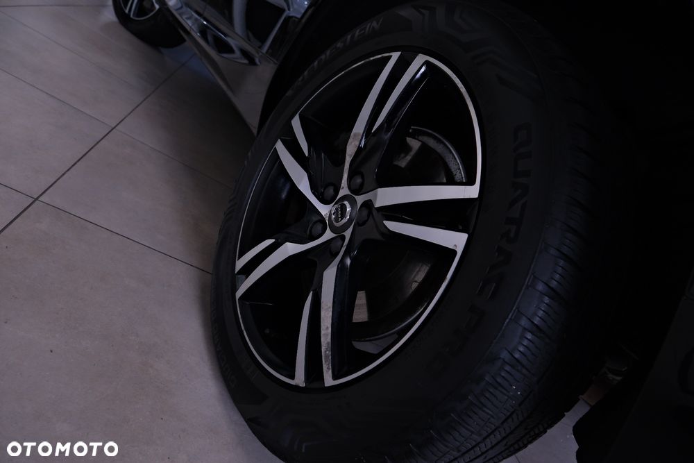 Volvo XC 60 T6 AWD Plug-In Hybrid R-Design - 10