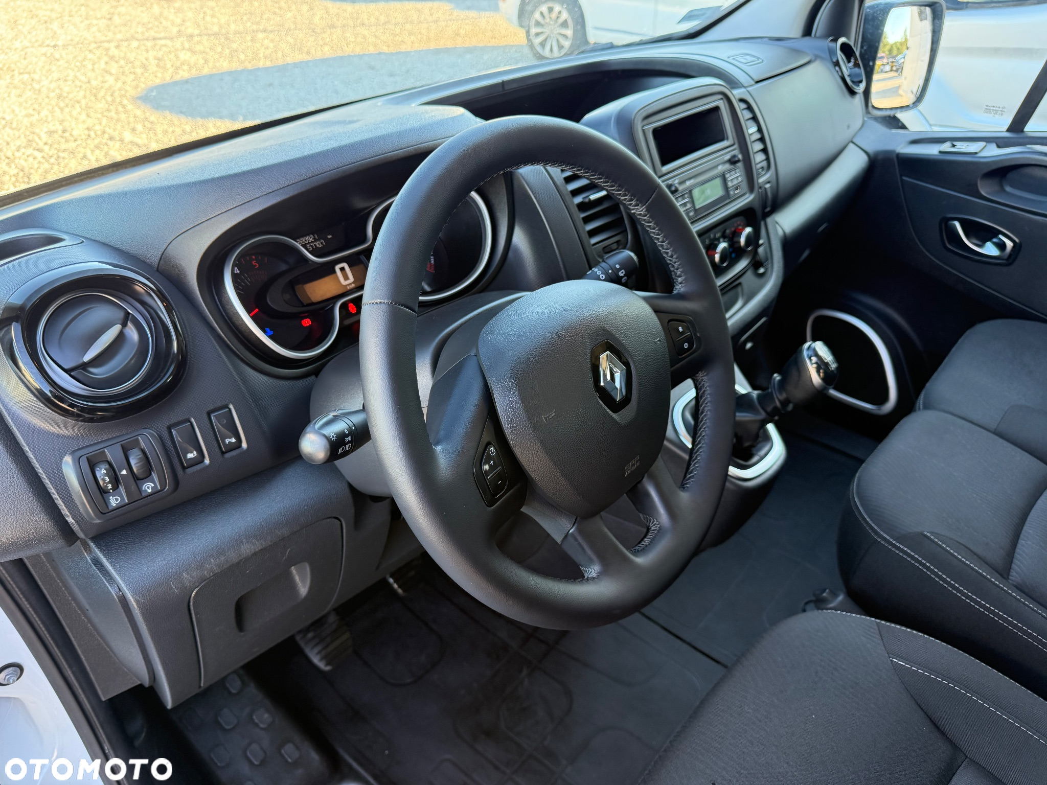 Renault Trafic 2.0 dCi L2H1 HD Business (bryg.) - 24