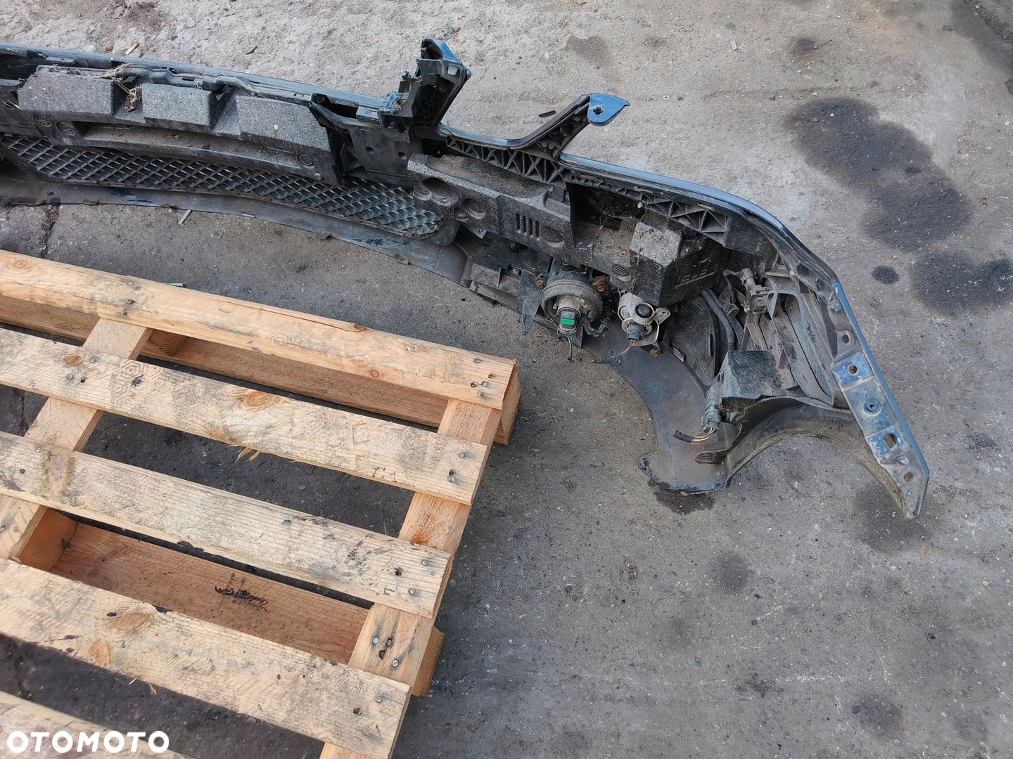 MERCEDES W212 ZDERZAK PRZEDNI PRZÓD PDC 359 - 9