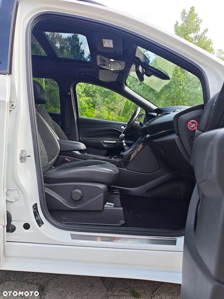 Ford Kuga - 32
