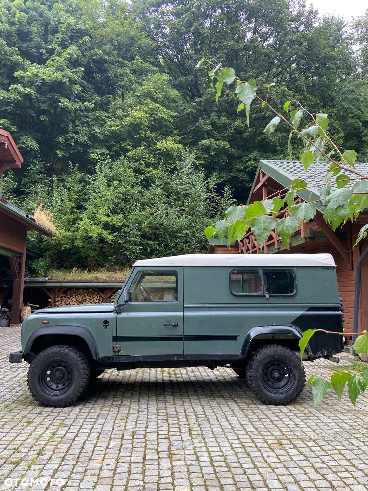 Land Rover Defender - 4