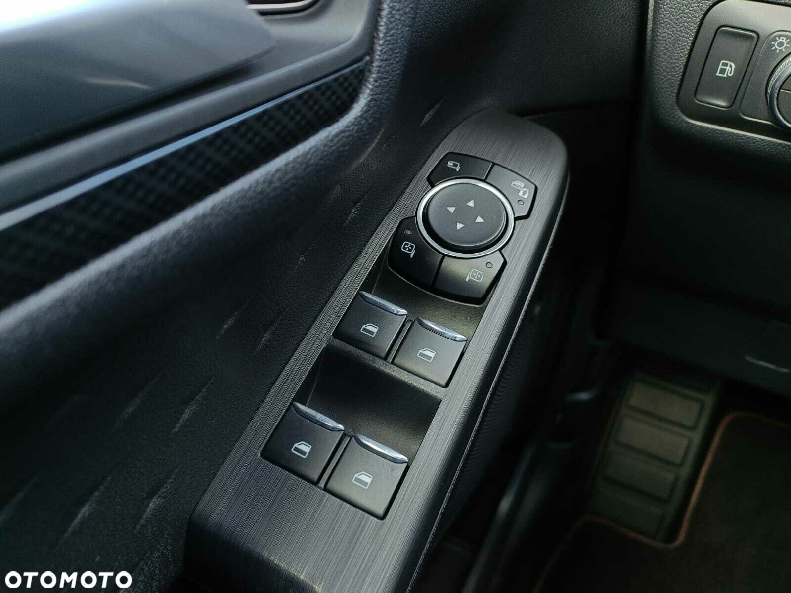 Ford Kuga - 29