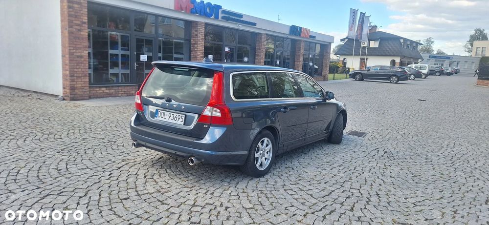 Volvo V70 3.2 Momentum - 4