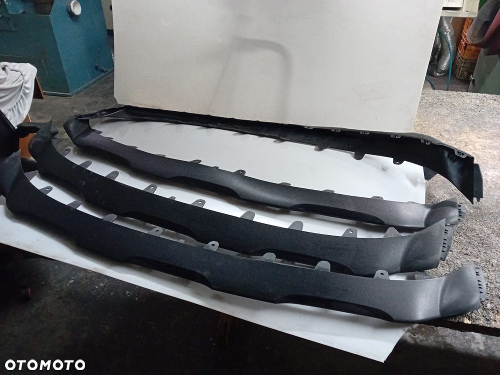 EU Spoiler Dokładka Zderzaka Przód Dolna Mercedes EQA W243 A2438853703 Nowa - 1