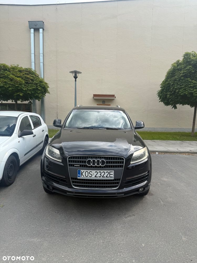 Audi Q7 - 1