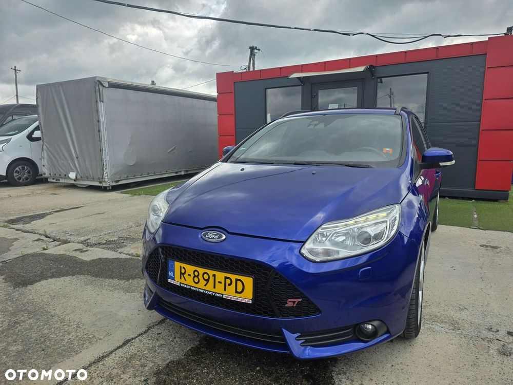 Ford Focus - 1