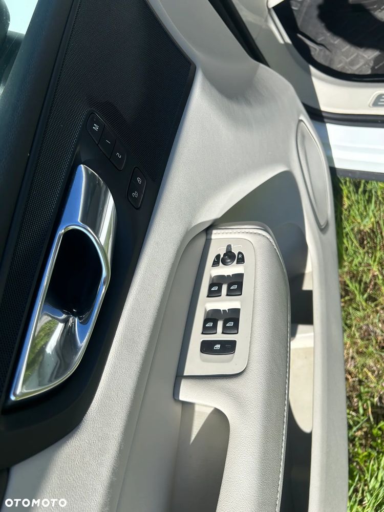Volvo XC 60 D5 AWD Inscription - 8