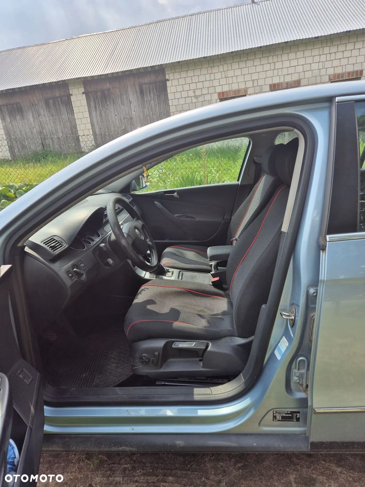 Volkswagen Passat 2.0 FSI Comfortline - 4