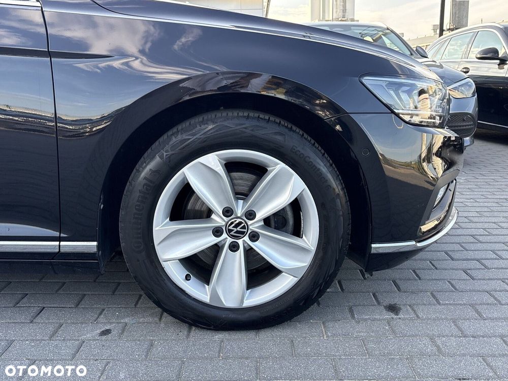 Volkswagen Passat - 29