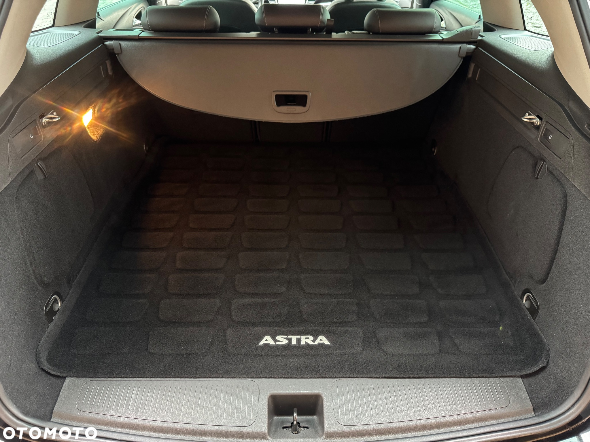 Opel Astra 1.4 Turbo Start/Stop Sports Tourer Innovation - 10