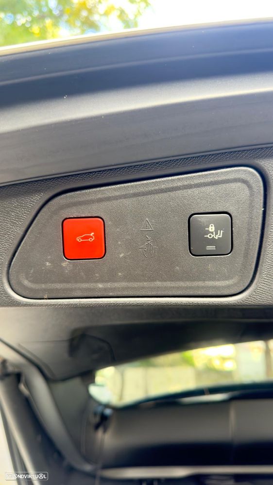 Peugeot 3008 Plug-In Hybrid 225 e-EAT8 Allure Pack - 24