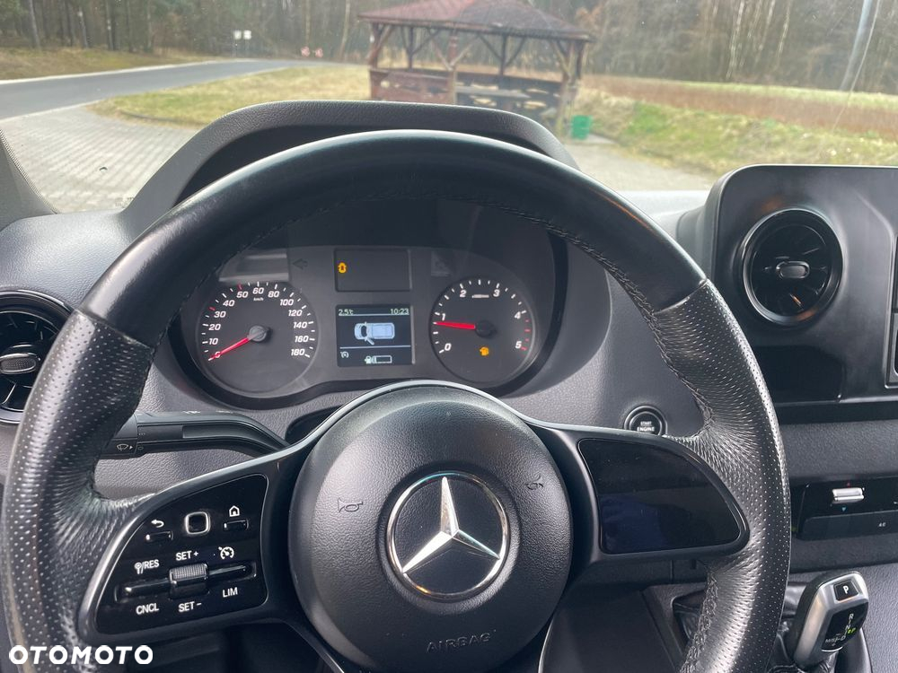 Mercedes-Benz Sprinter - 4