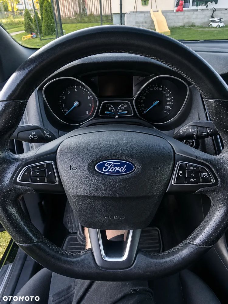 Ford Focus 1.5 EcoBoost ST-Line - 5