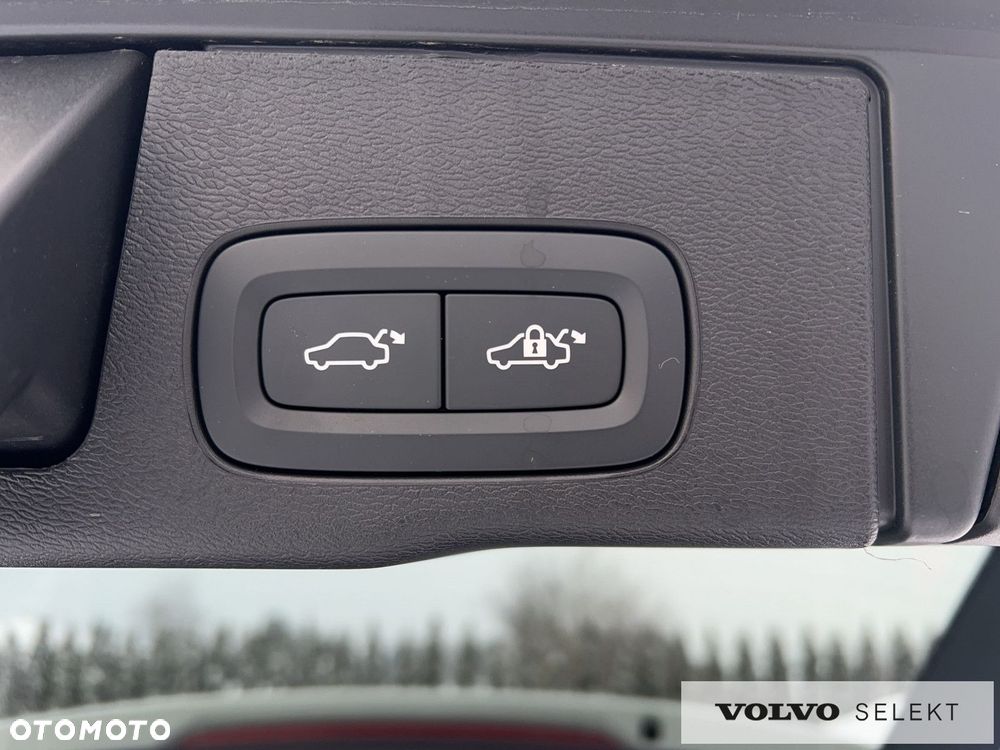 Volvo XC 60 B5 B AWD Plus Dark - 22