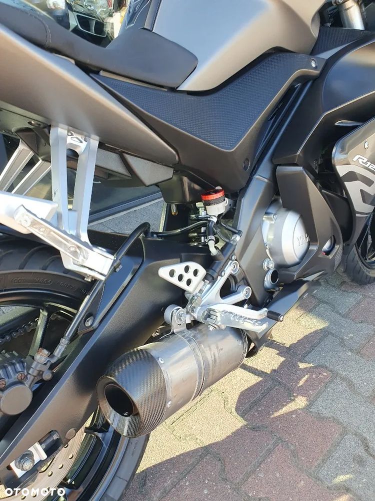 Yamaha YZF - 18