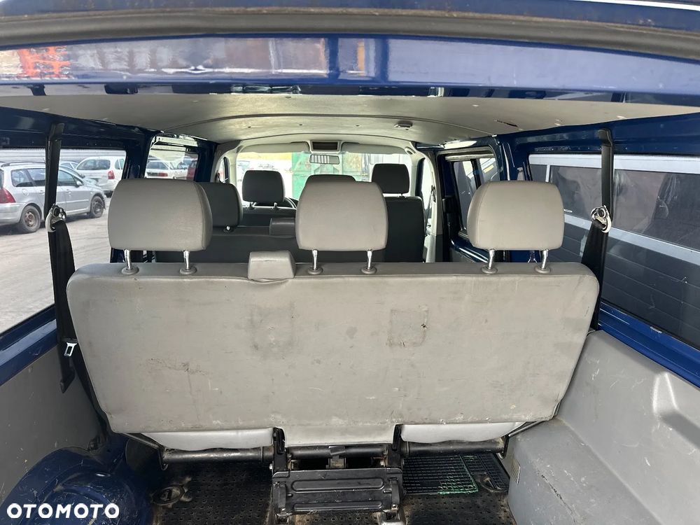 Volkswagen Caravelle - 20