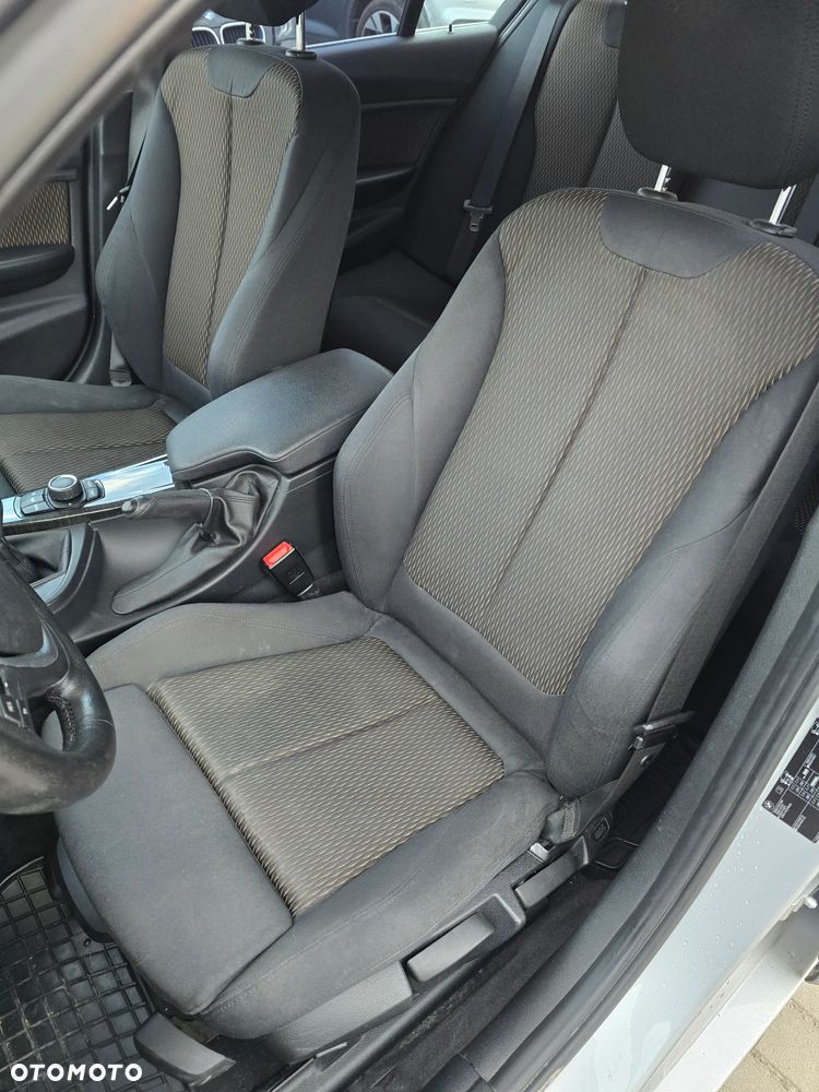 BMW Seria 3 320d - 16