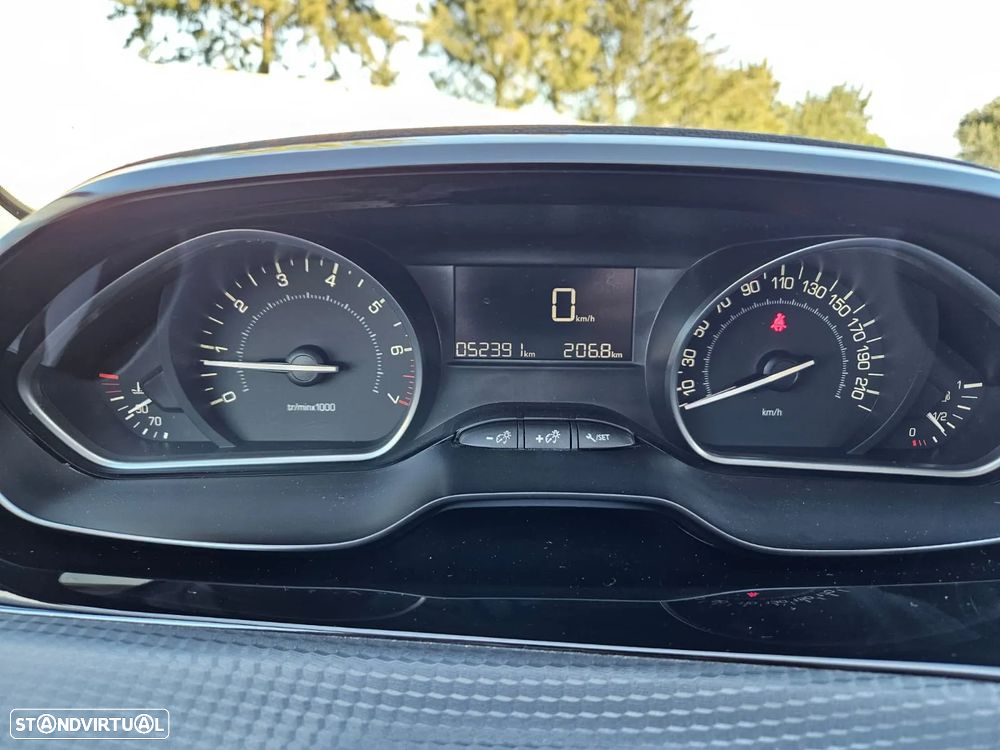 Peugeot 208 - 7