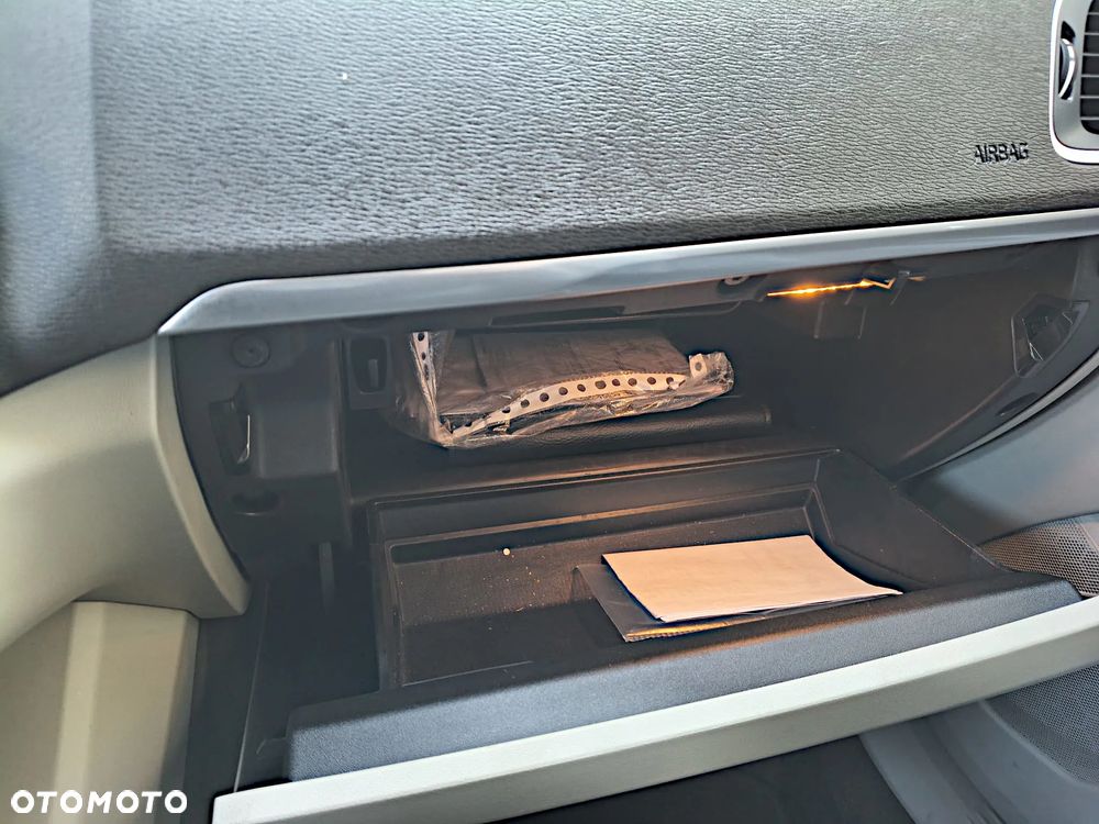 Volvo V40 D2 Kinetic - 27