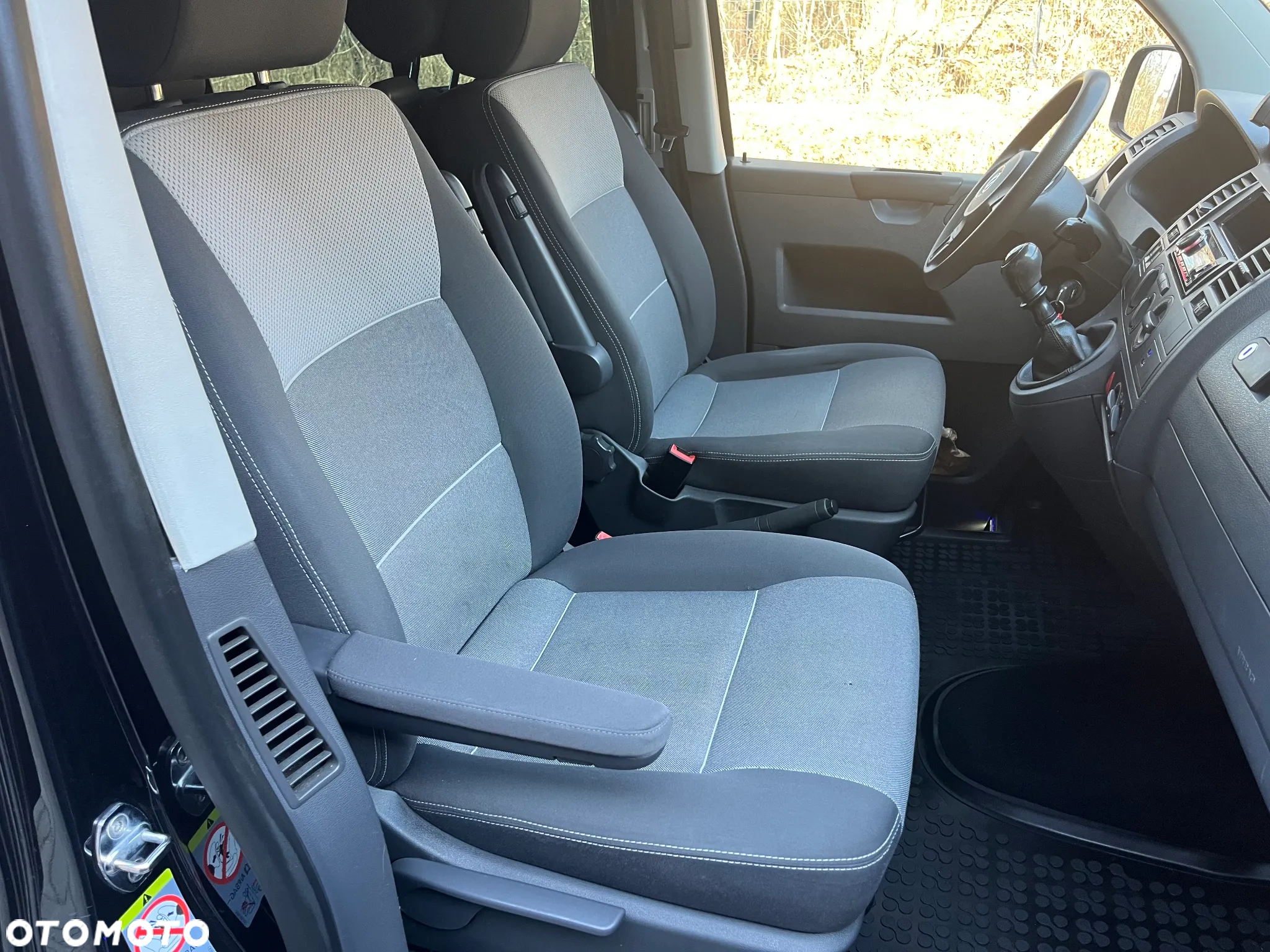 Volkswagen Multivan - 16