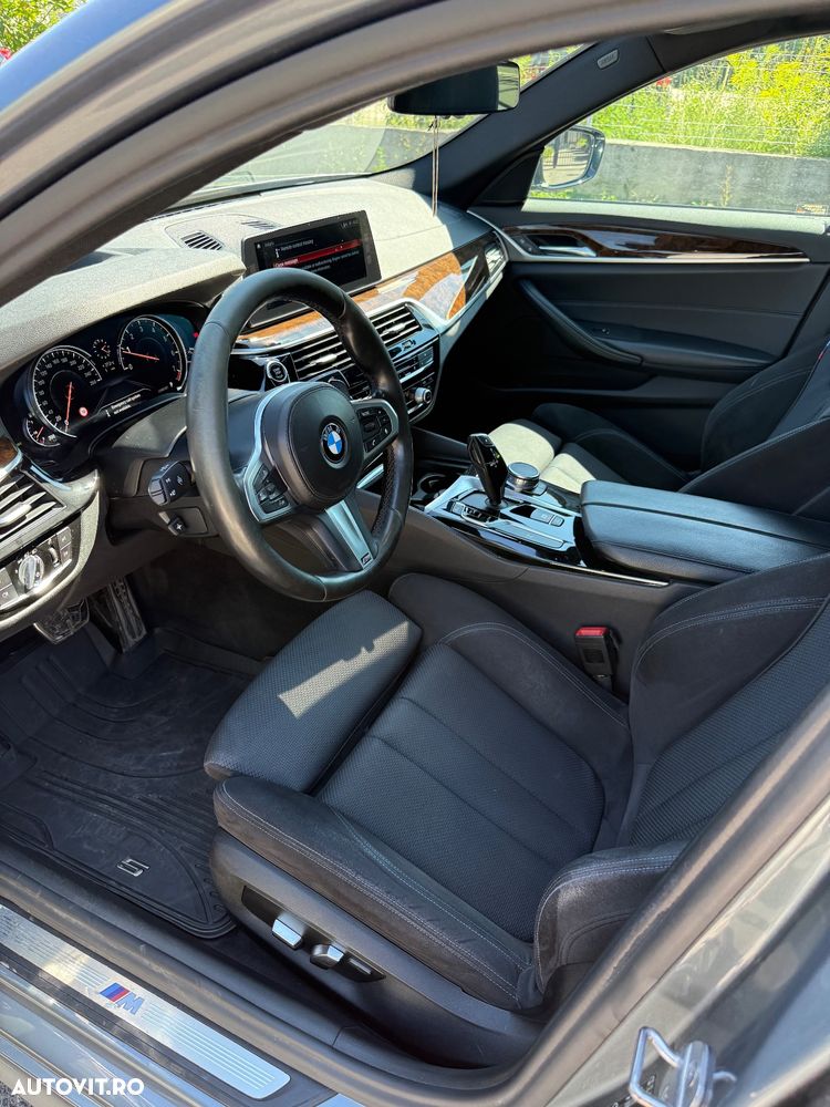 BMW Seria 5 530i xDrive AT - 12