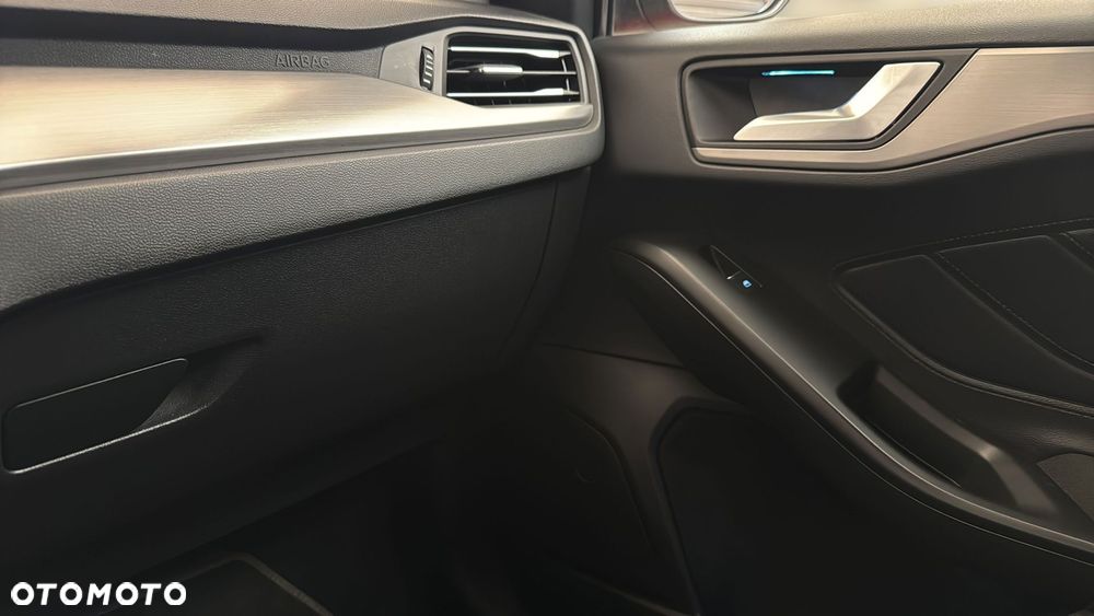 Ford Focus 1.0 EcoBoost mHEV Titanium X - 24