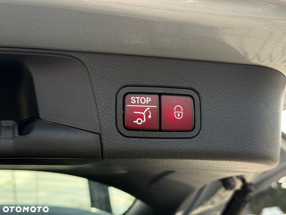 Mercedes-Benz GLB 200 AMG Line 7G-DCT - 31