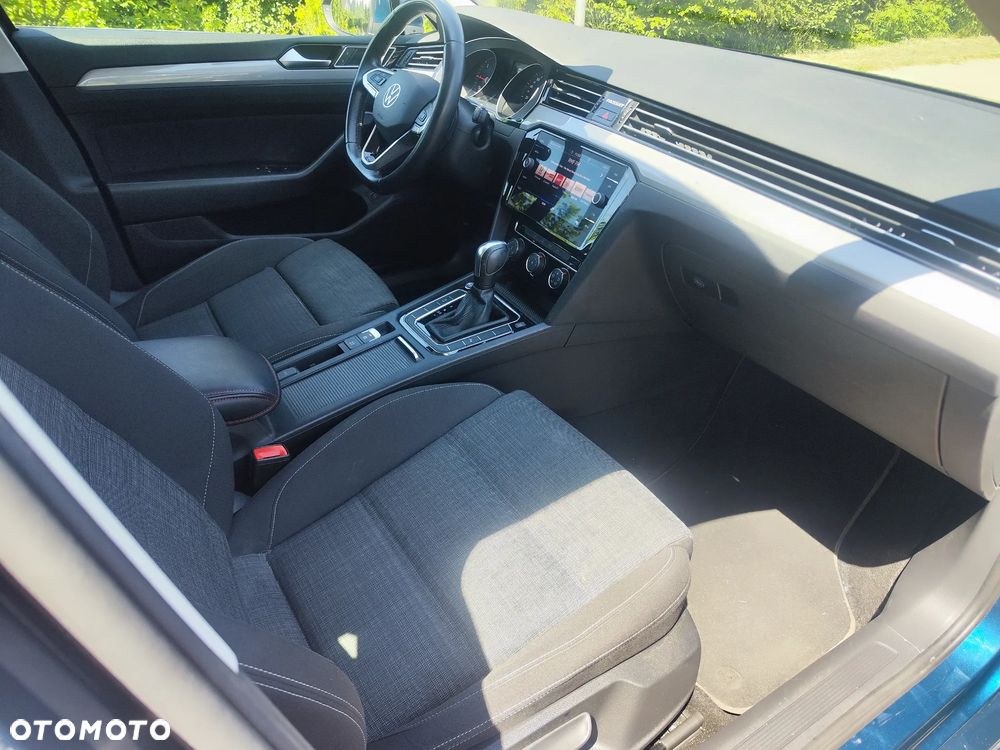 Volkswagen Passat 2.0 TDI SCR DSG Trendline - 9