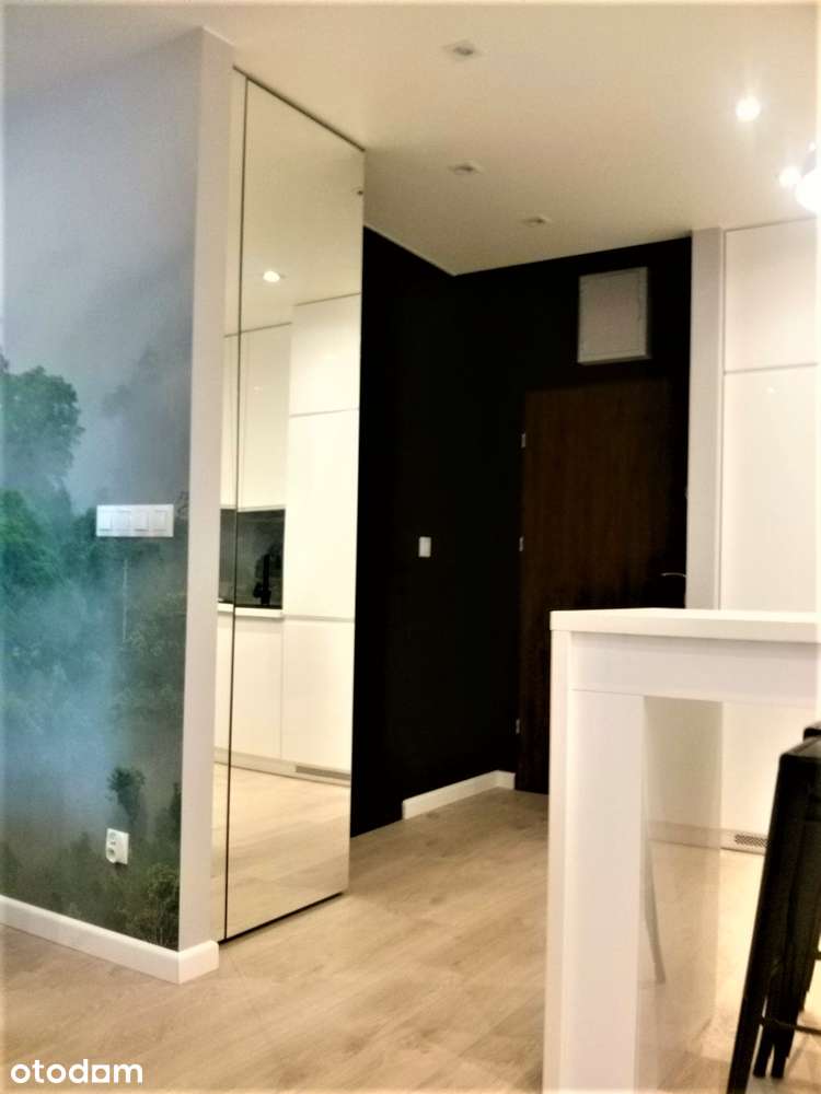Komfortowy apartament  36m2 z klimatyzacją , garażem, balkonem/centrum