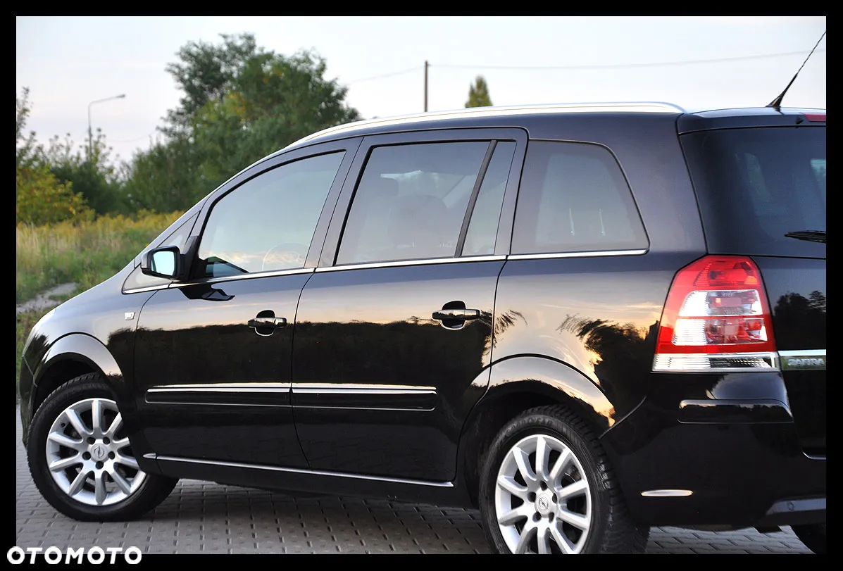 Opel Zafira 1.8 Cosmo - 12