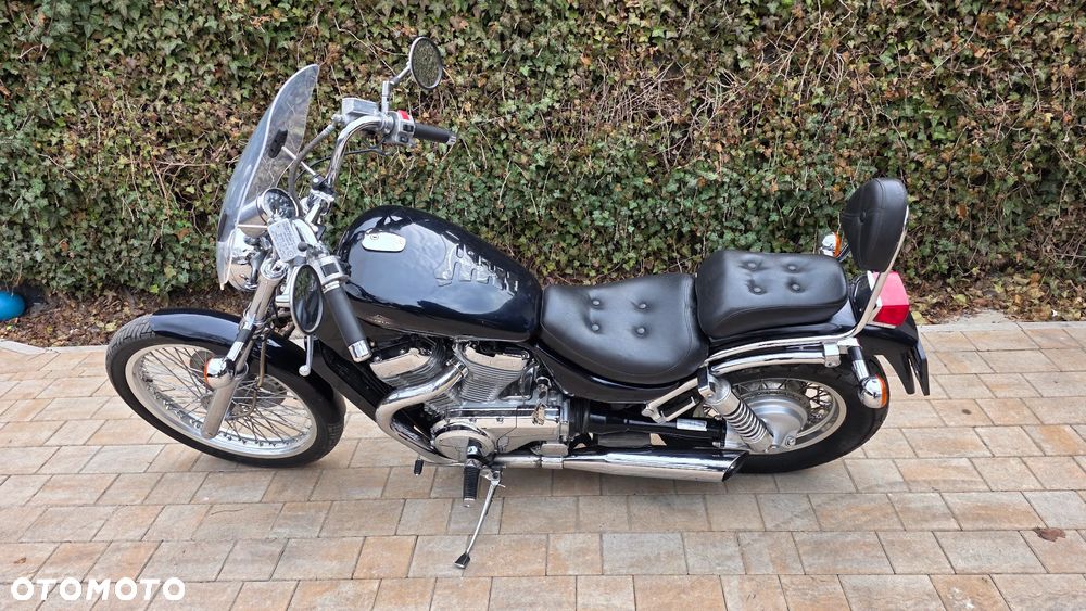 Suzuki Intruder - 13