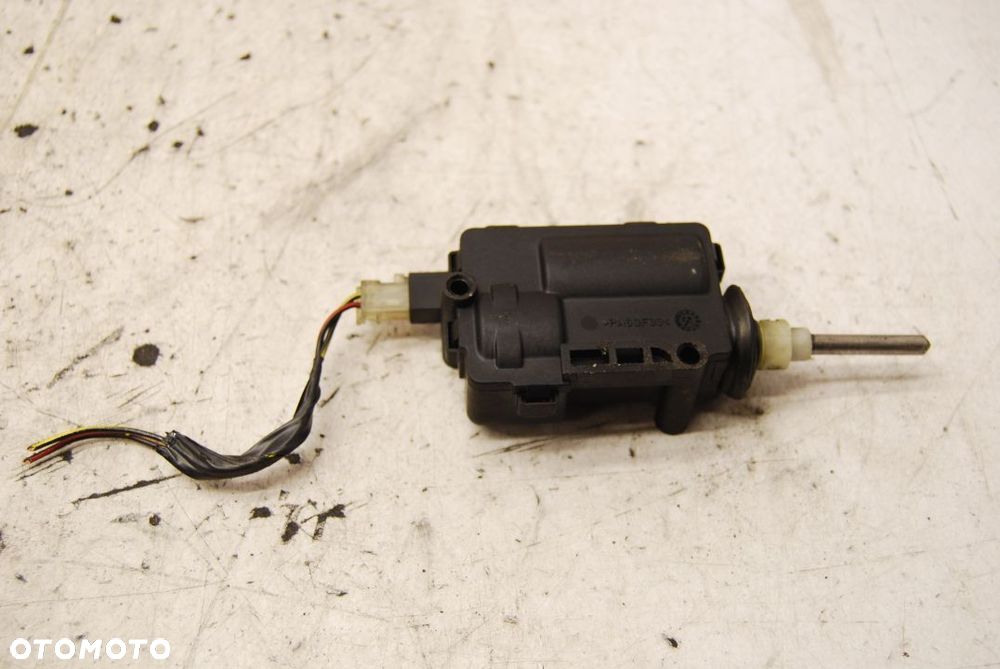 SIŁOWNIK KLAPKI WLEWU PALIWA 24438209 OPEL VECTRA C SIGNUM - 2