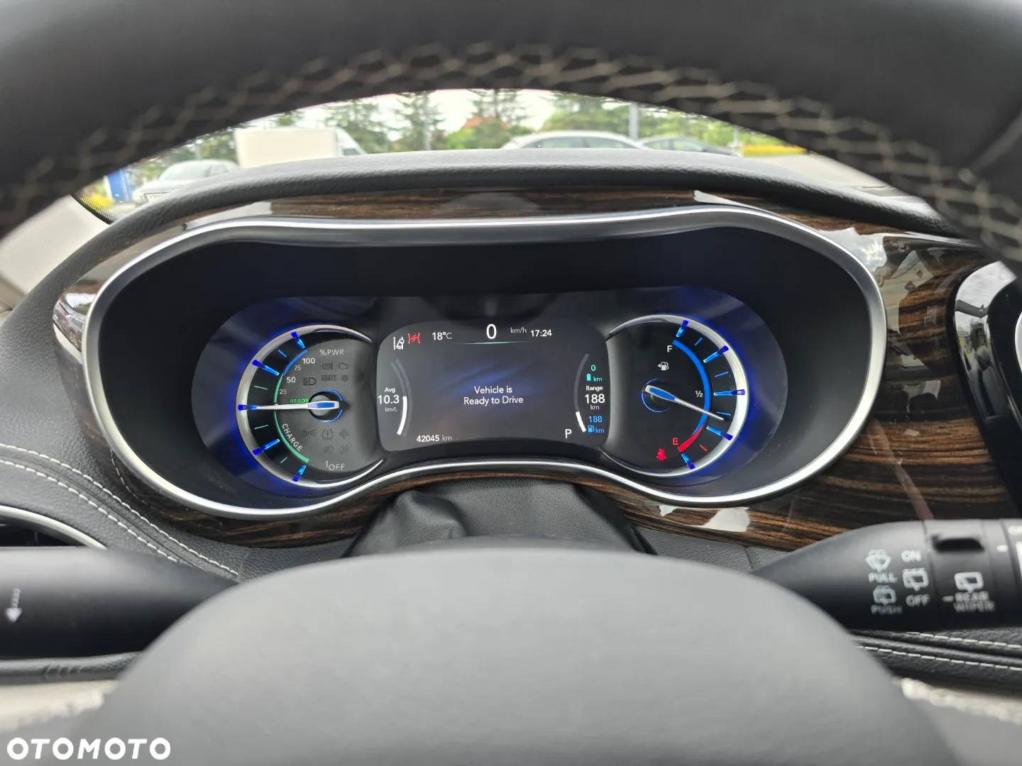 Chrysler Pacifica - 2