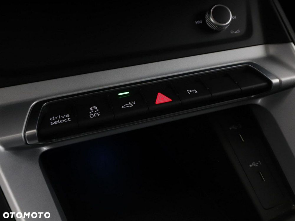 Audi Q3 45 TFSIe S tronic S line - 32