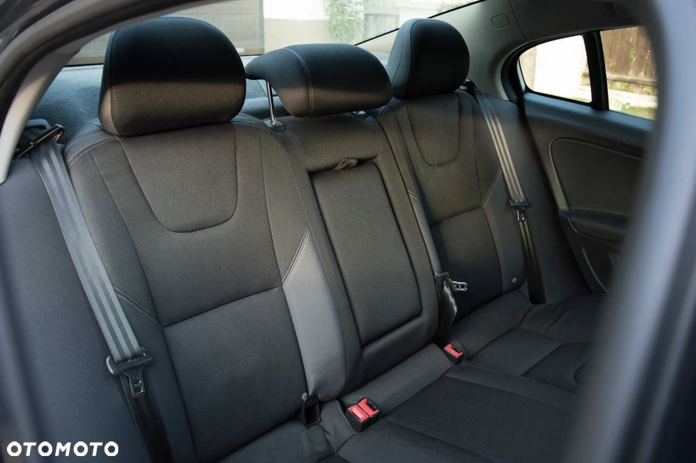 Volvo S60 D3 Geartronic Business Edition - 36