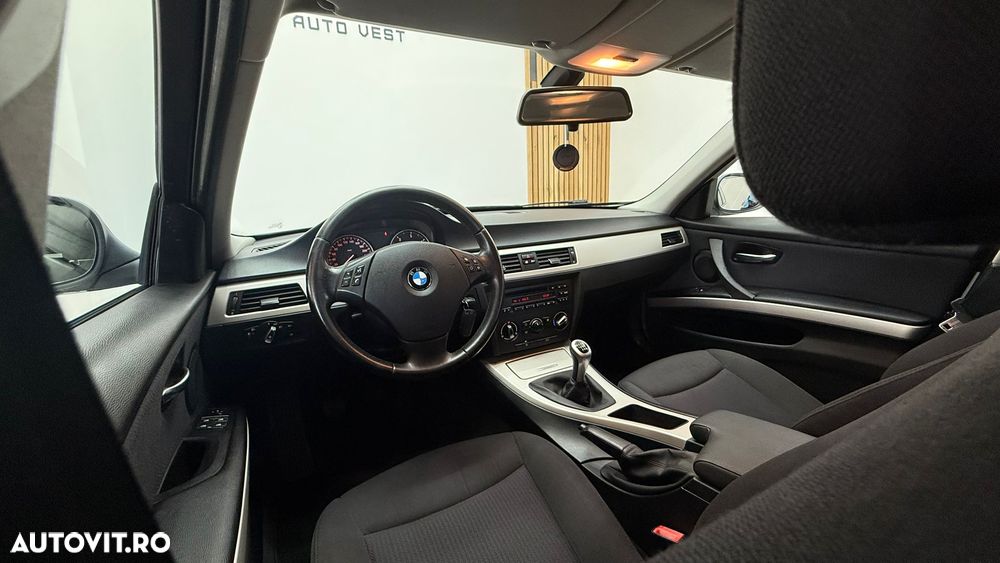 BMW Seria 3 318d Touring - 20