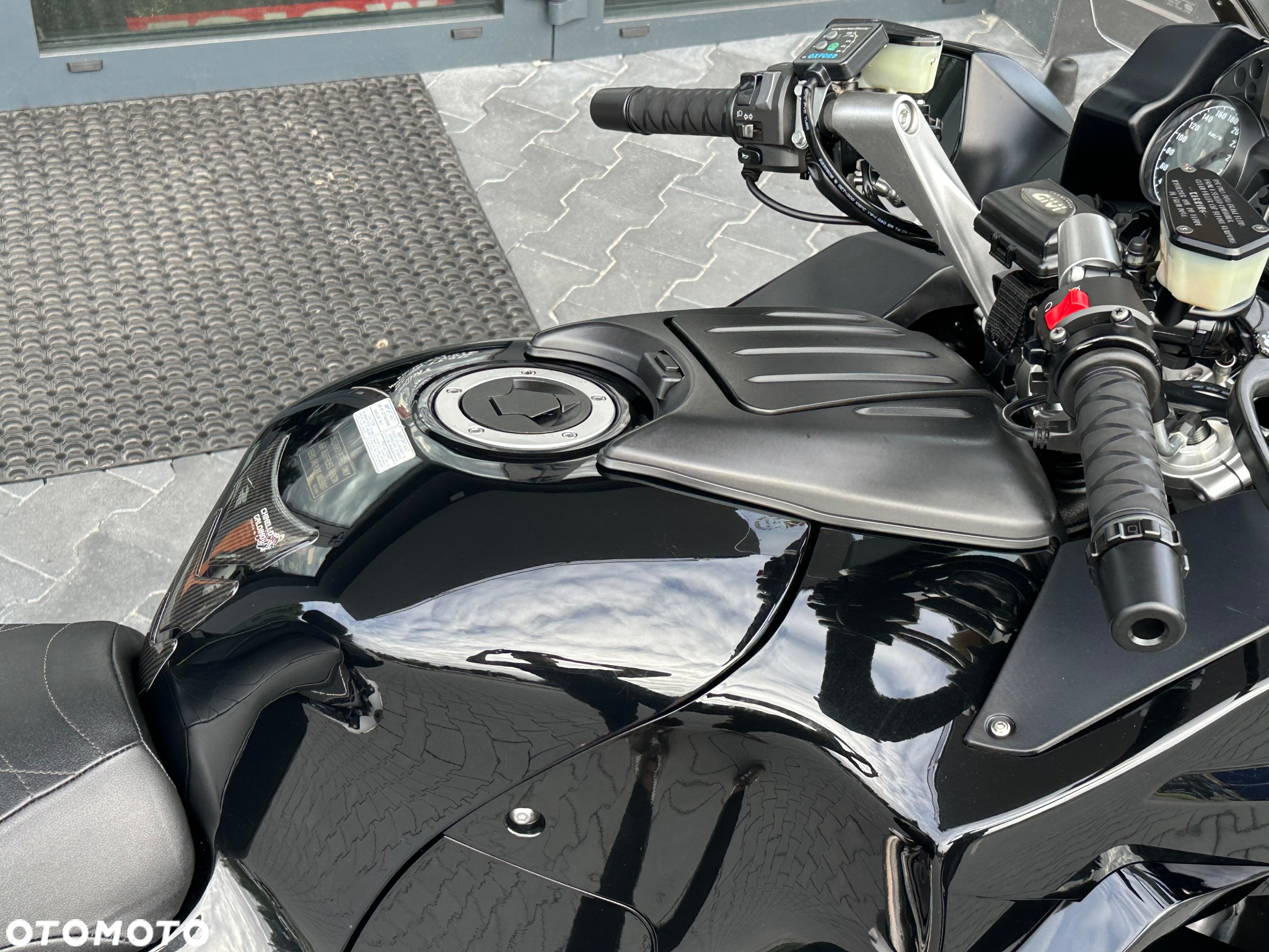 Kawasaki GTR - 11