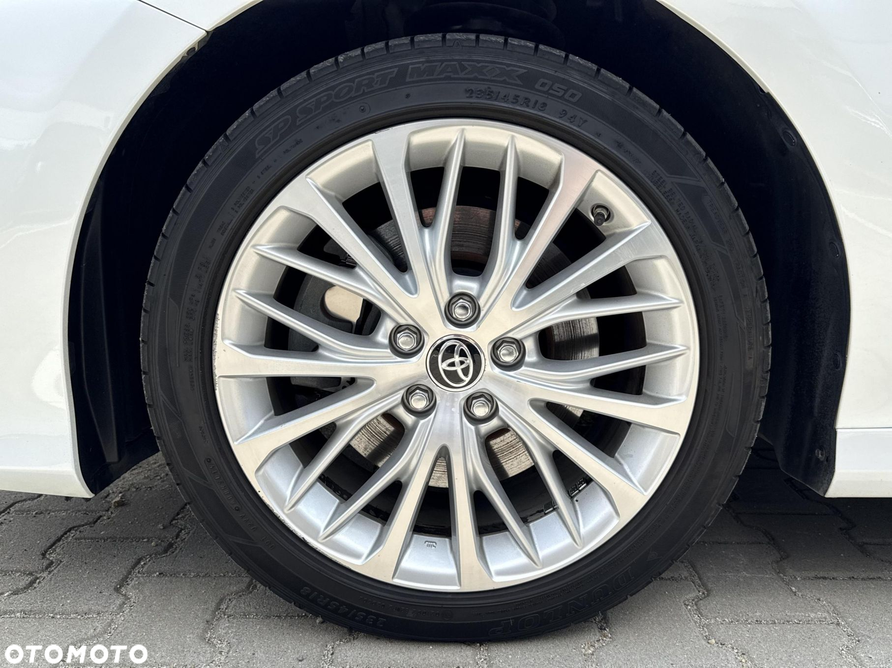 Toyota Camry - 19