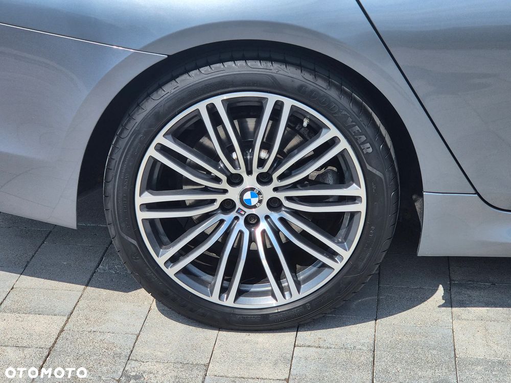 BMW Seria 5 520d xDrive M Sport sport - 33