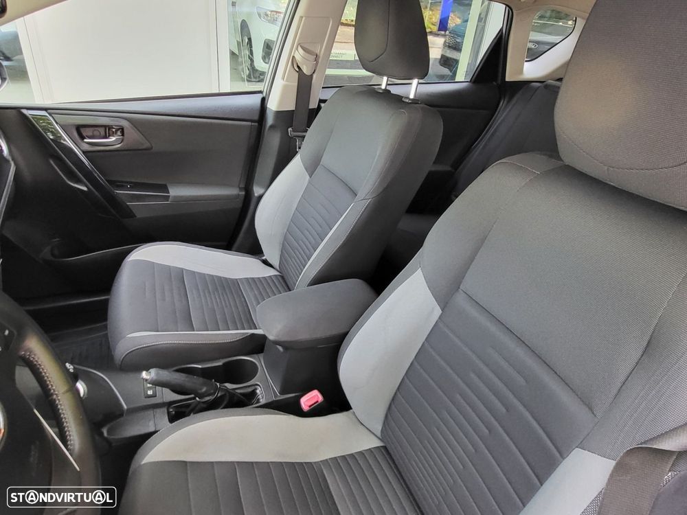 Toyota Auris - 15